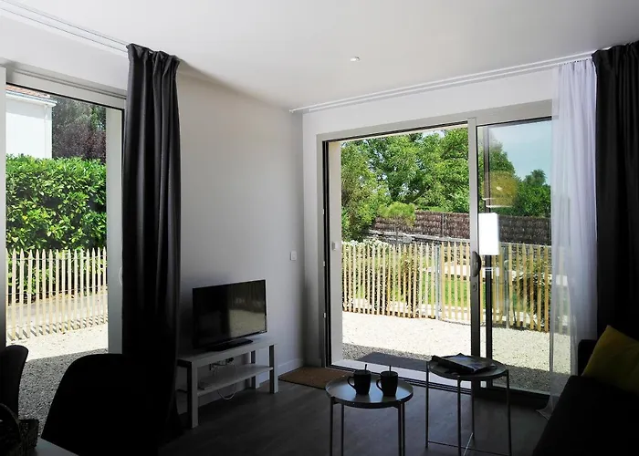 Le Clos Des Thermes De 아파트호텔 종작